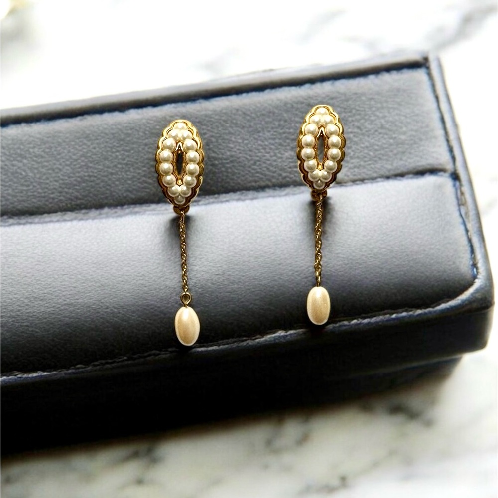 Vintage Avon Gold and Pearl Drop Earrings